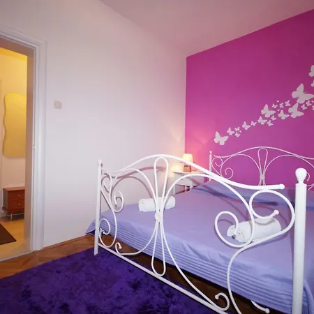 Sandra Apartman